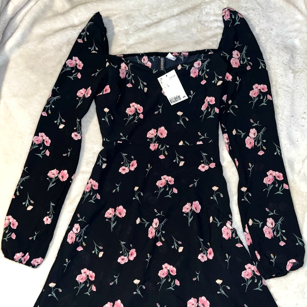 Black Floral mini long sleeve dress NWT